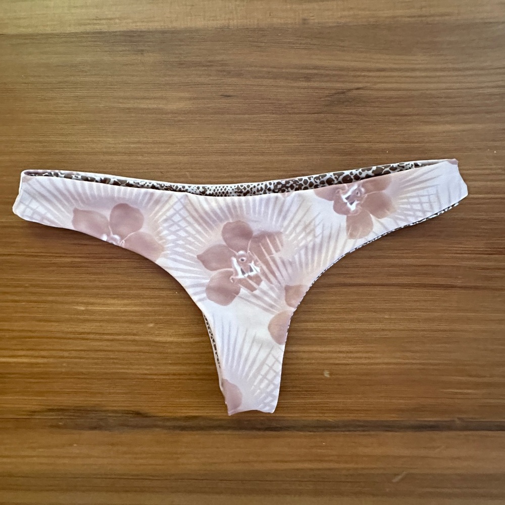 Acacia Hookipa Bikini Bottoms size Small